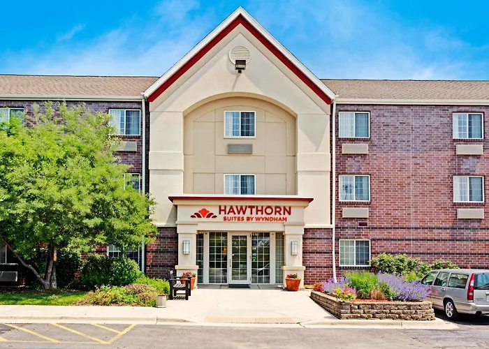 Top-Rated Hotels Near Hoffman Estates IL: Where Comfort Meets Convenience