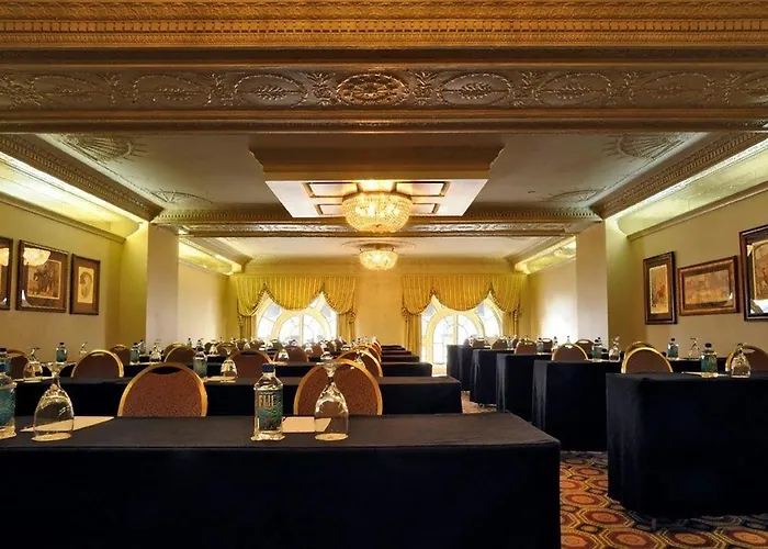 Top Weekly Hotels in Louisville, KY