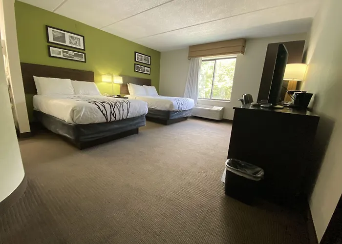 Best Atlanta Airport Hotels with Free Parking
